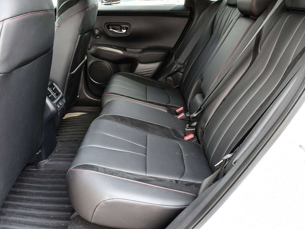 2025 Acura ADX Platinum Elite A-spec - Acura Certified White Etobicoke - photo #19