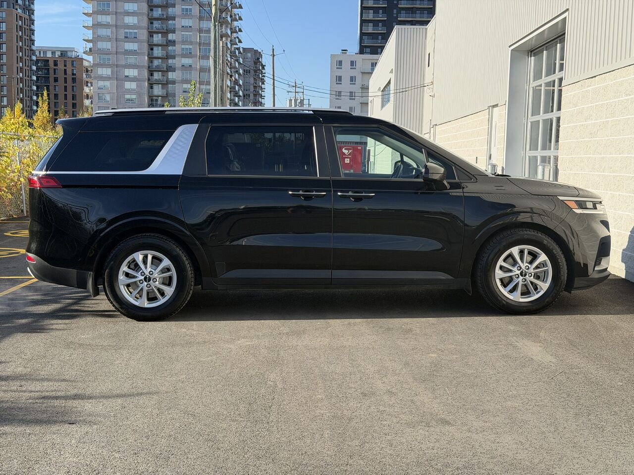 Kia Carnival LX PLUS 8 PASSAGERS 2022 Noir Laval - photo #15