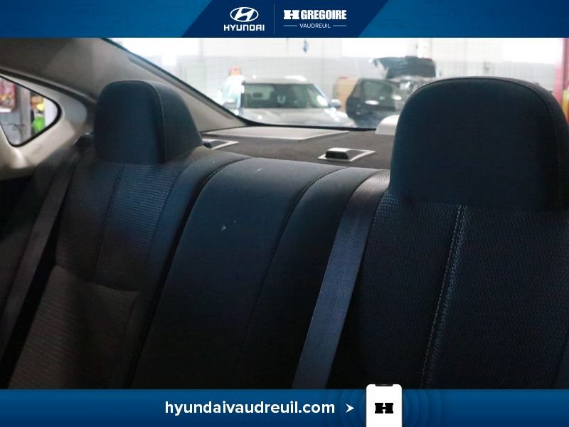 Nissan Sentra 2017 Blanc Blainville - photo #19