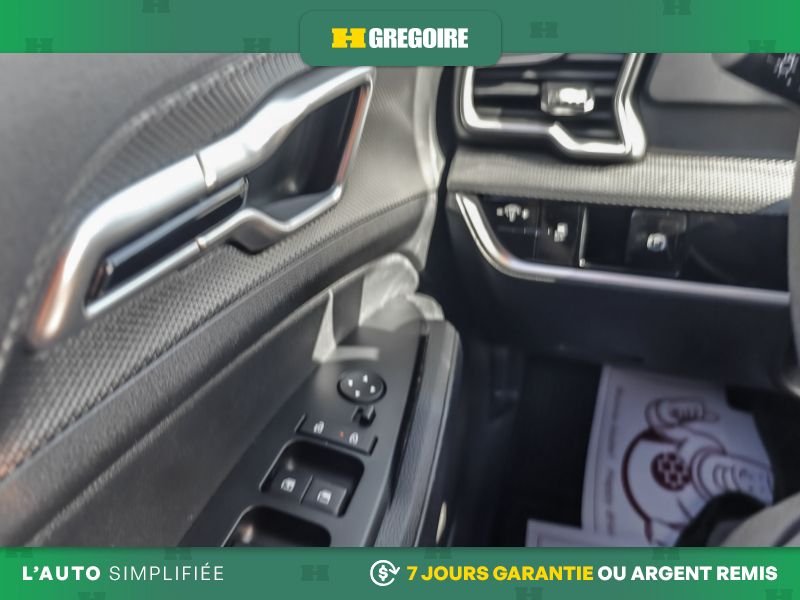 2024 Kia Sportage White Laval - photo #18