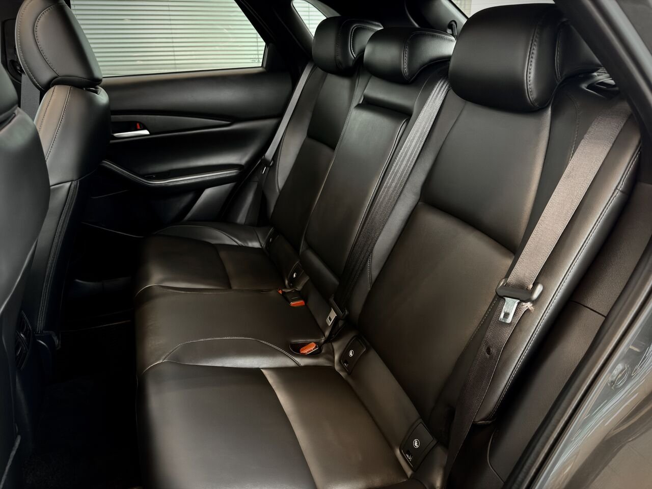 Mazda CX-30 2024 Gris Notre-Dame-des-Prairies - photo #17