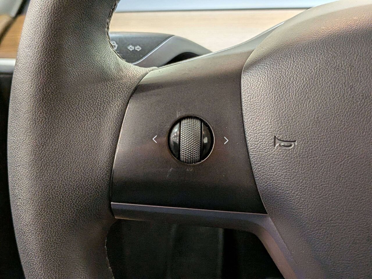 Tesla Model Y 2024 Gris Val-David - photo #15