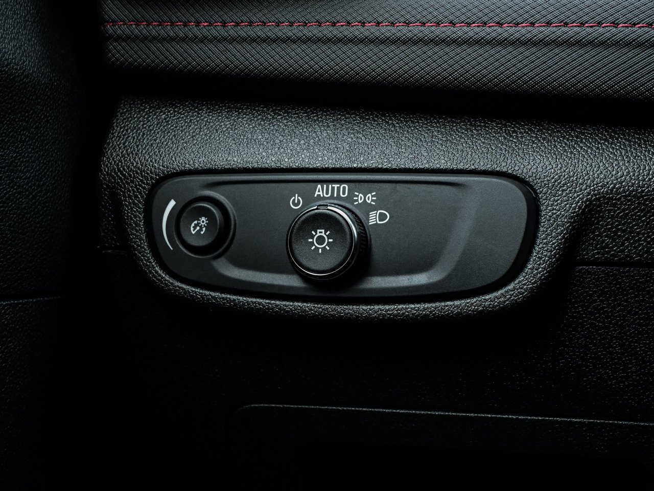 2026 Chevrolet Trailblazer AWD 4dr RS Blue Sherwood Park - photo #21