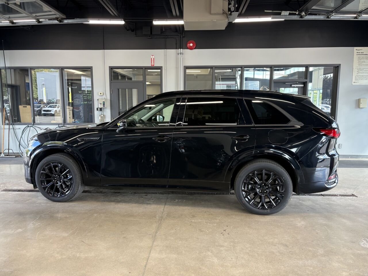 MAZDA CX-70 hybride léger GT TI 2026 Noir de jais mica Châteauguay - photo #3
