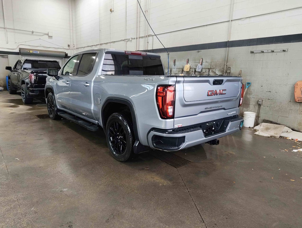 2024 GMC Sierra 1500 4WD Crew Cab 147 Elevation Grey Sherwood Park - photo #4
