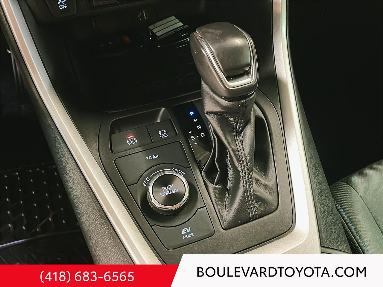 Toyota RAV4 Hybride 100665A-3 | SE, AWD 2023 Argent Québec - photo #17