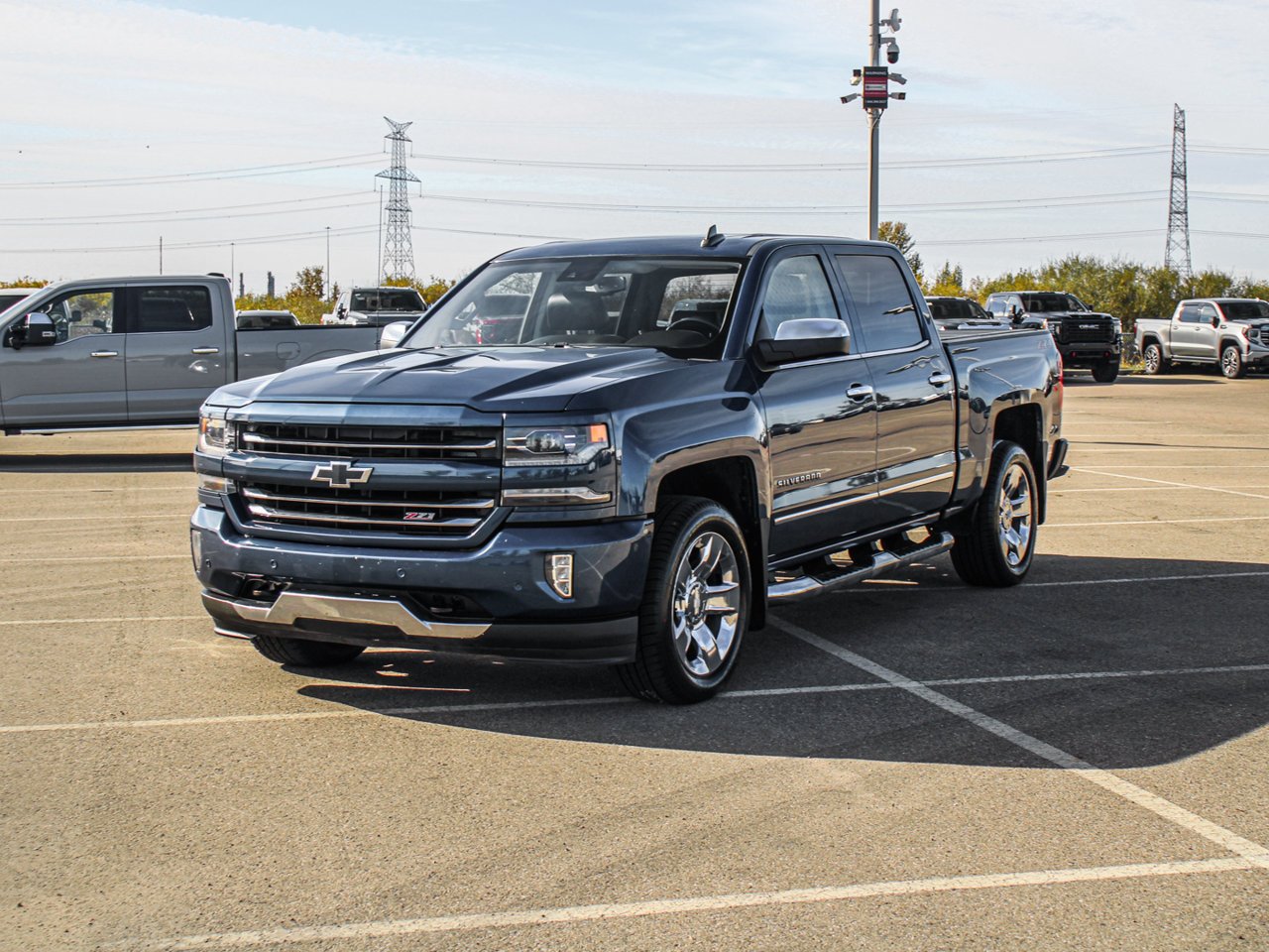 2018 Chevrolet Silverado 1500 4WD Crew Cab 143.5 LTZ w/2LZ Blue Sherwood Park - photo #3