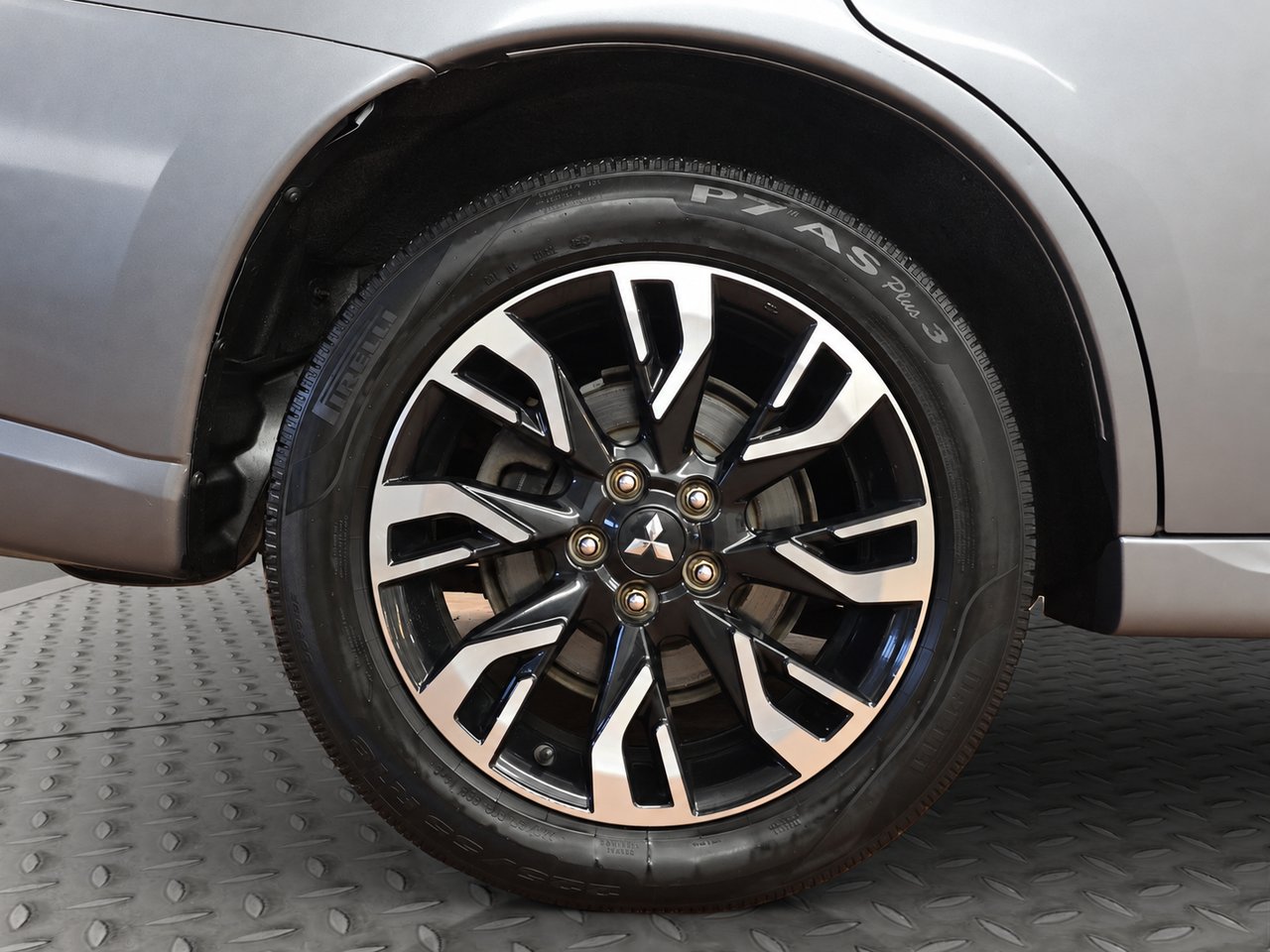 2018 Mitsubishi Outlander Plug-In Hybrid GT S-AWC Grey Val-David - photo #6