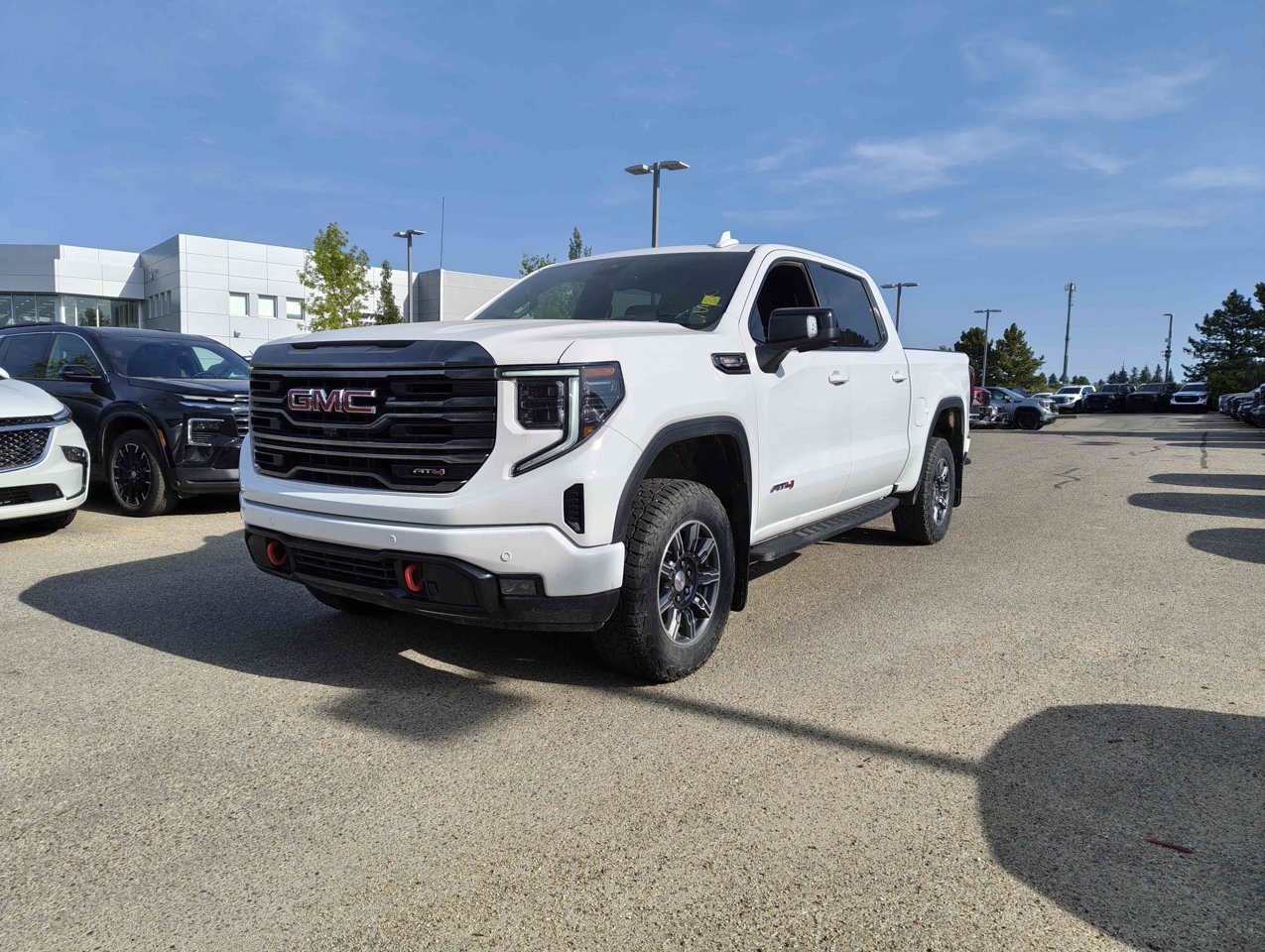 2024 GMC Sierra 1500 4WD Crew Cab 147 AT4 White Sherwood Park - photo #2