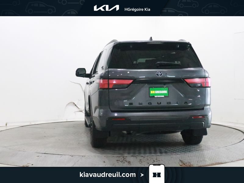 2024 Toyota Sequoia Grey Blainville - photo #5