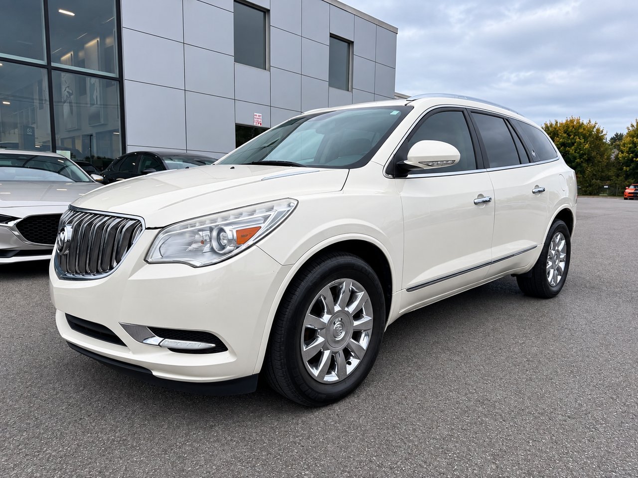 Buick Enclave JAMAIS ACCIDENTÉ / 7 PASSAGERS / NAVIGATION (GPS) / BLUETOOTH / AWD (4X4) 2015 Blanc Châteauguay - photo #2