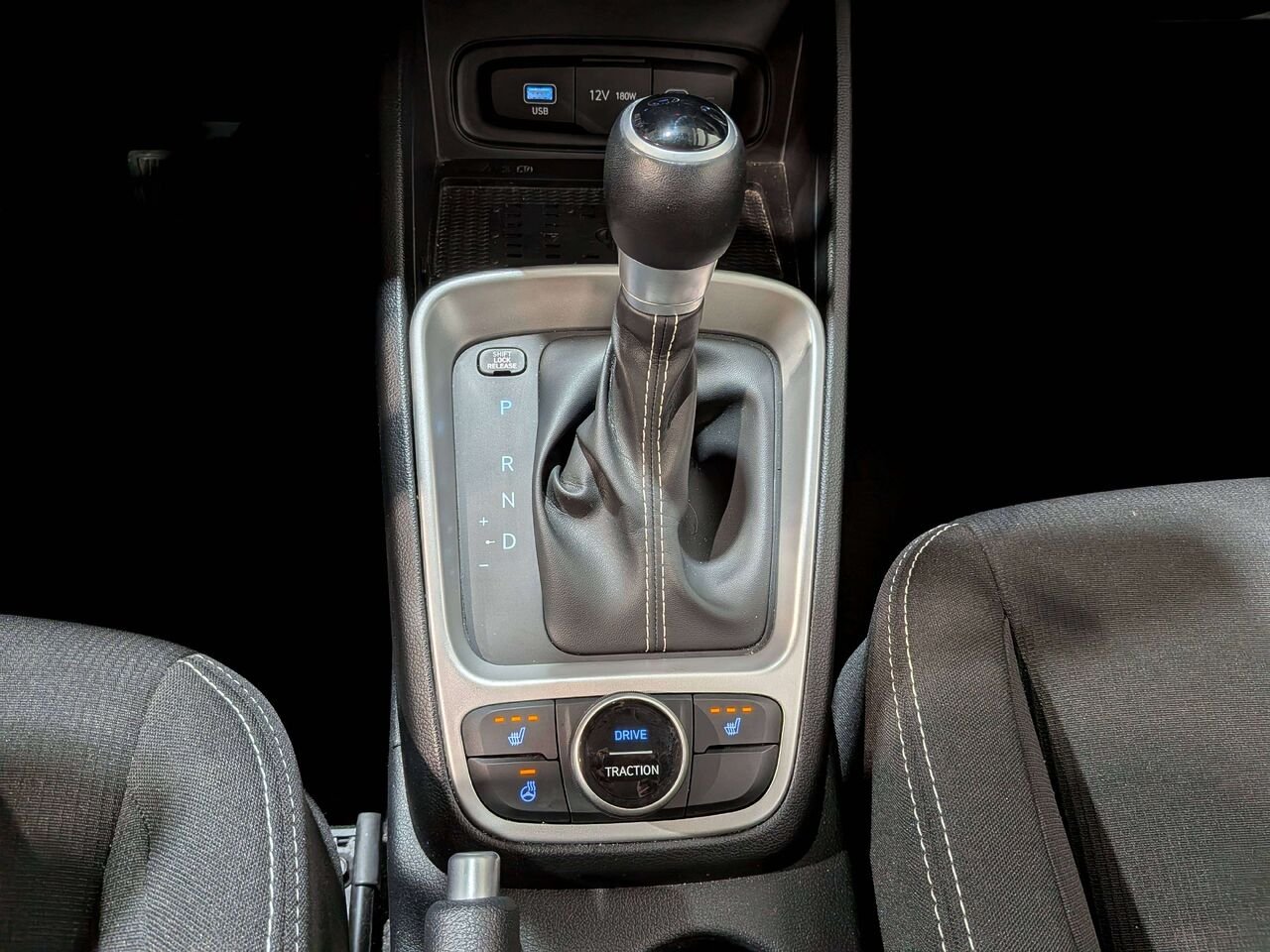 2026 Hyundai Venue Preferred IVT Grey Val-David - photo #26