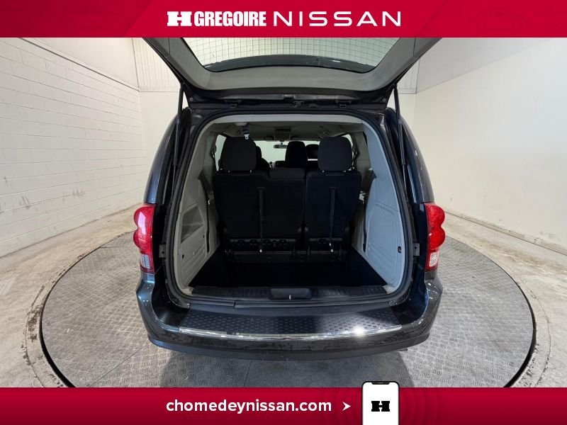 2017 Dodge GR Caravan Grey Laval - photo #25