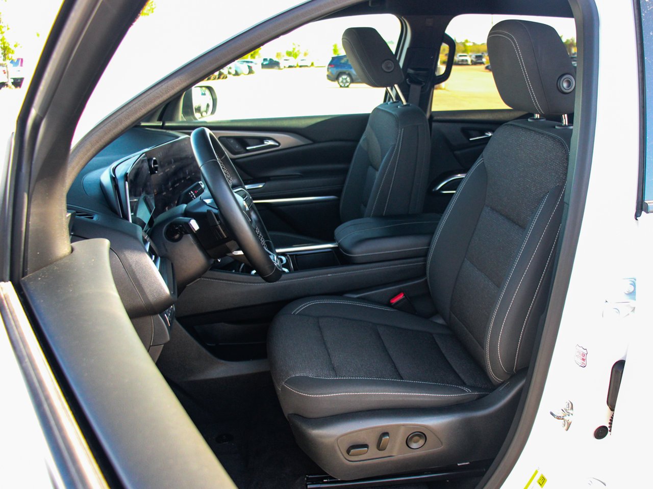 2025 Chevrolet Traverse AWD 4dr LT White Sherwood Park - photo #27