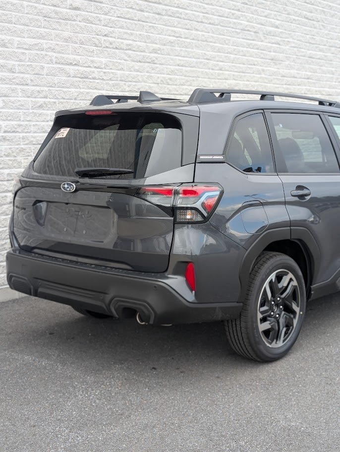 SUBARU Forester LIMITED 2026 Gris magnétite métallisé Saint-Hyacinthe - photo #1