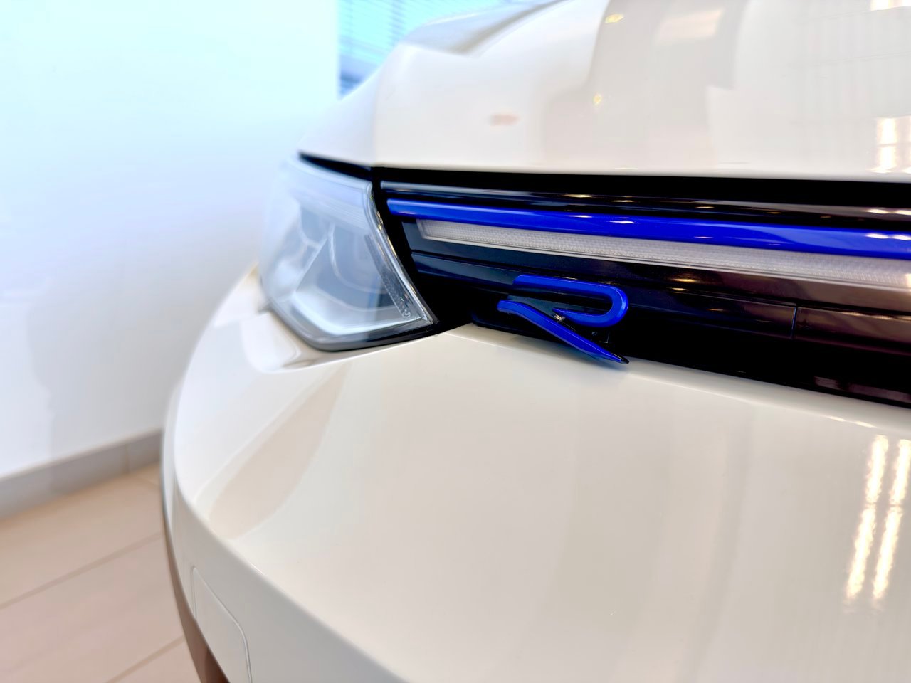 Volkswagen Golf R 2023 Blanc Notre-Dame-des-Prairies - photo #8