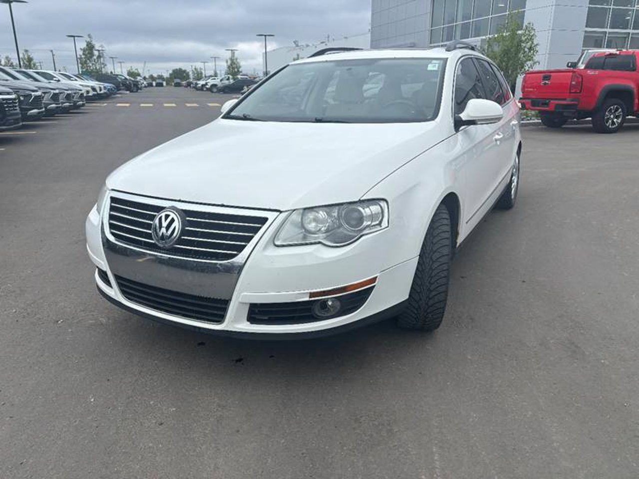 2009 Volkswagen Passat Wagon 4dr I4 Auto Comfortline Candy White Sherwood Park - photo #2