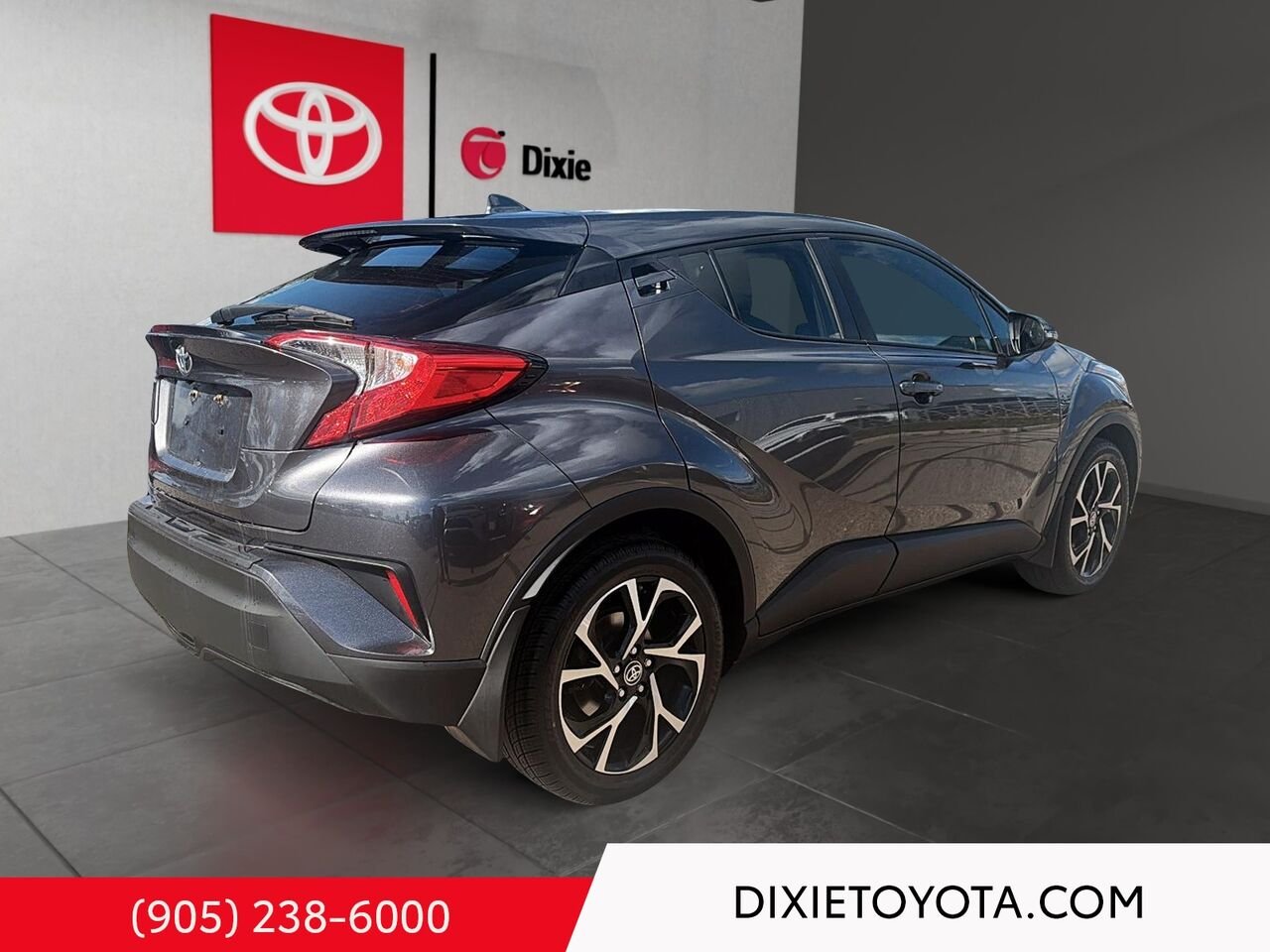 2021 Toyota C-HR XLE PREMIUM FWD / HEATED SEATS / BACK UP CAMERA / ALLOY WHEELS / CARPLAY AND ANDROID AUTO Grey Mississauga - photo #3