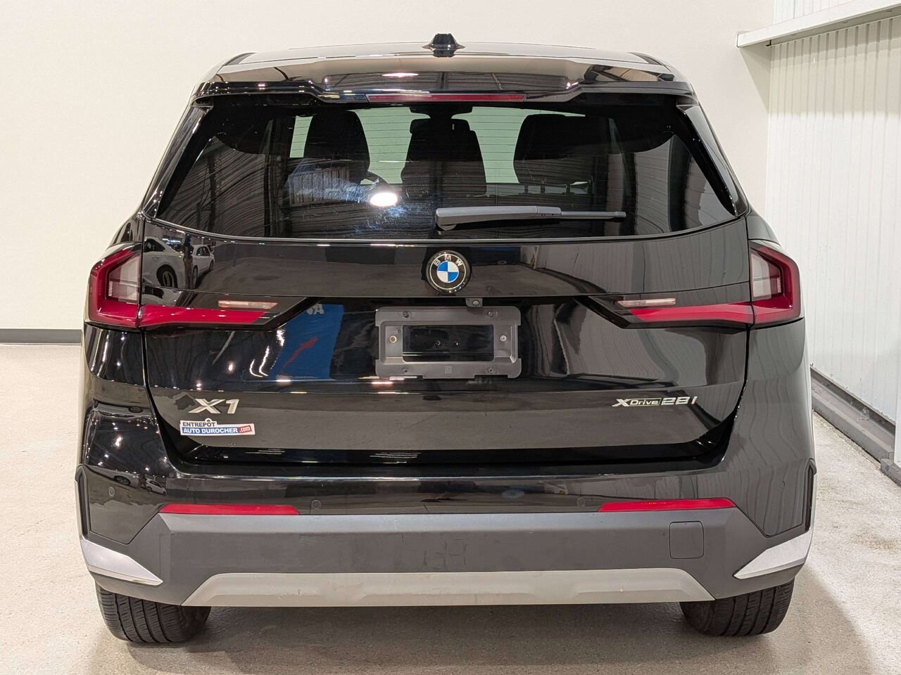 2023 BMW X1 xDrive28i Sports Activity Vehicle Black Val-David - photo #5