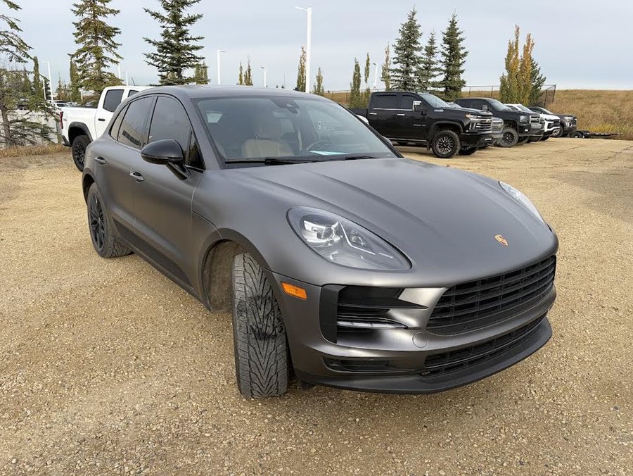 2020 Porsche Macan Base 2.0L | Heated & Ventilated Seats Custom Color