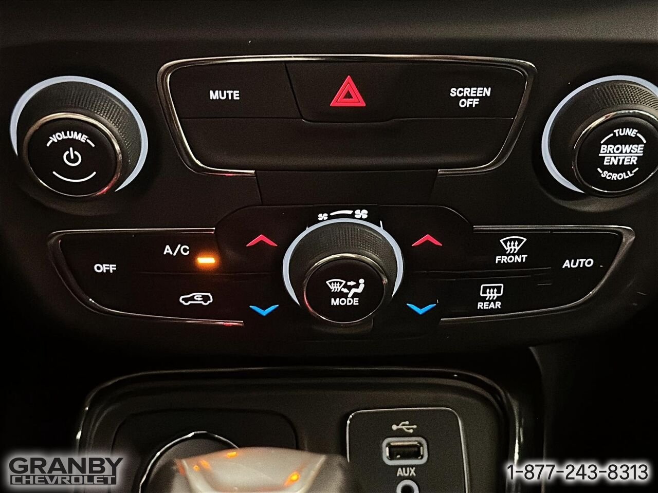Jeep Compass Limited | 25-0882A 2017 Blanc Granby - photo #17