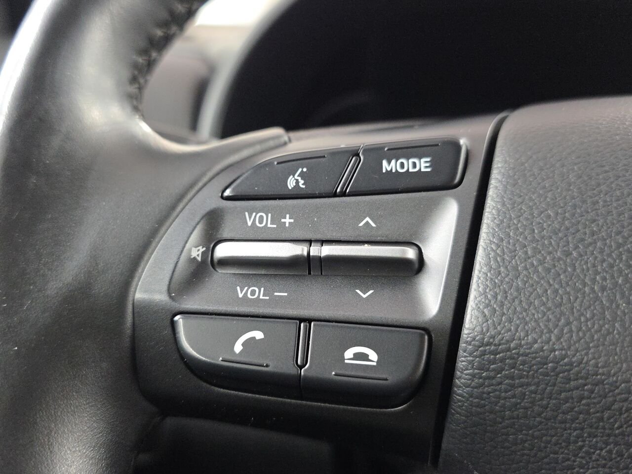 2018 Hyundai Kona 2.0L Luxe Red Val-David - photo #26