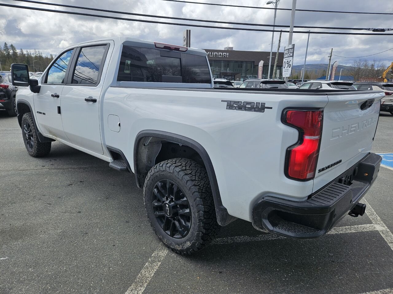 Chevrolet Silverado 2500HD LT cabine multiplace 4RM 159 po 2026 BLANC SOMMET Thetford Mines - photo #5
