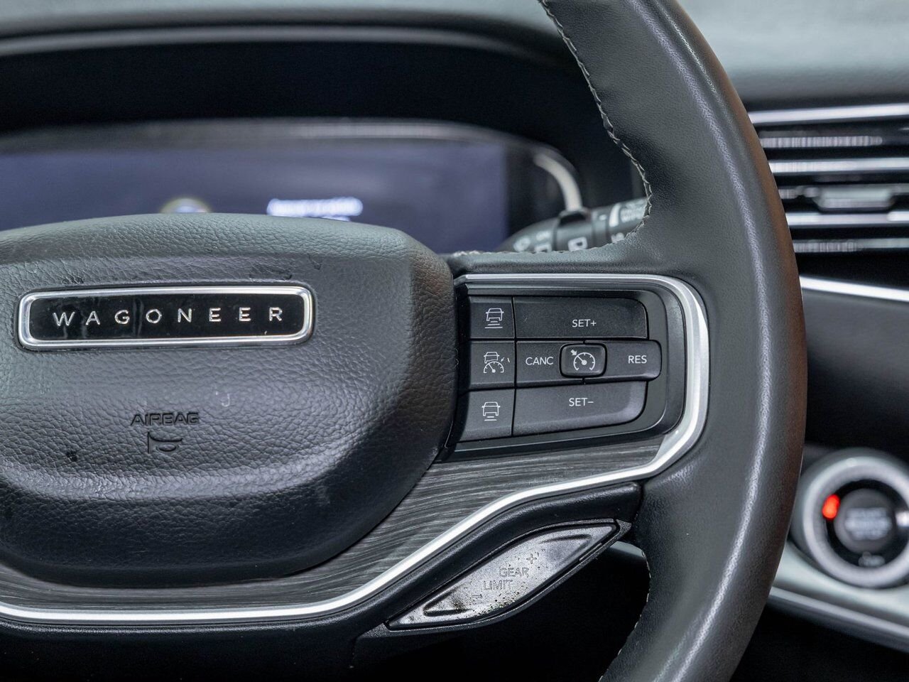 2023 Jeep Wagoneer SERIES II AWD *NAV* CUIR SIÈGES VENTIL HAYON ELECT Black Saint-Jérôme - photo #14
