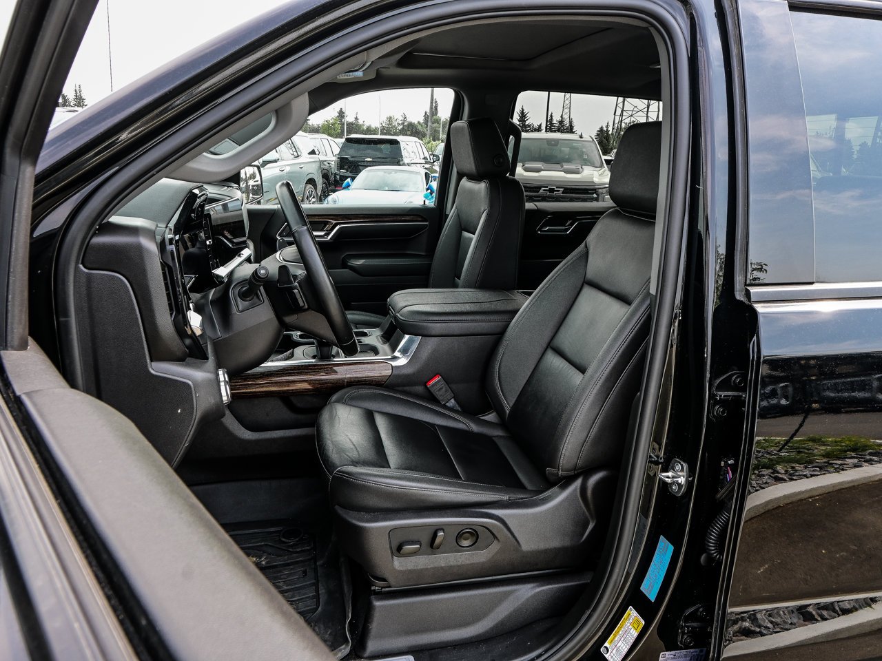 2024 GMC Sierra 1500 4WD Crew Cab 147 Elevation Black Sherwood Park - photo #16