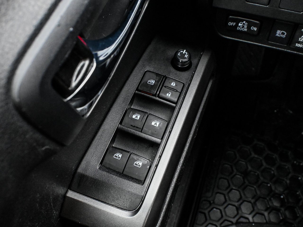2023 Toyota Tacoma 4x4 Double Cab Manual SB Blue Sherwood Park - photo #18