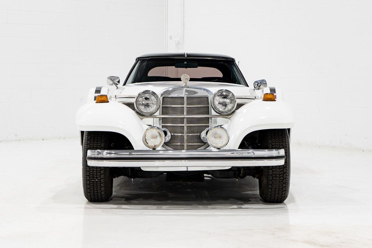 Phillips Motor Car Berlina Coupe Only 1 of 78 produced. Very rare | PRIX EN USD 1981 Blanc Montréal - photo #1