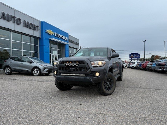 Toyota TACOMA SR5 4X4 2022 Gris