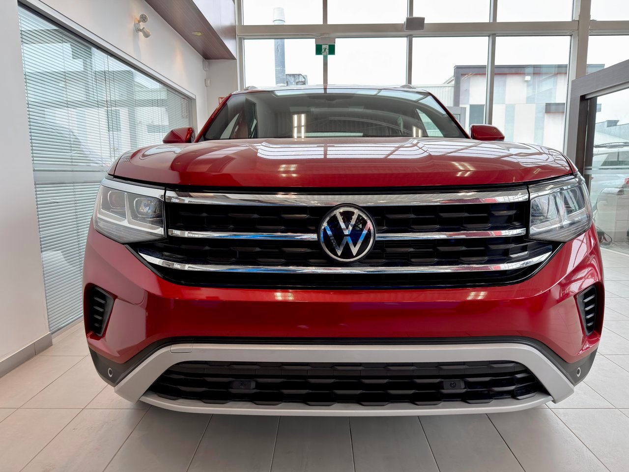 2021 Volkswagen Atlas Cross Sport Red Notre-Dame-des-Prairies - photo #5
