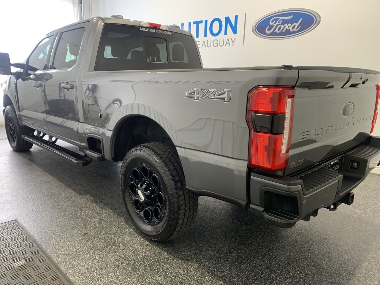 2025 Ford Super Duty F-250 SRW LARIAT LARIAT cabine 6 places 4RM caisse de 6,75 pi Grey Châteauguay - photo #14