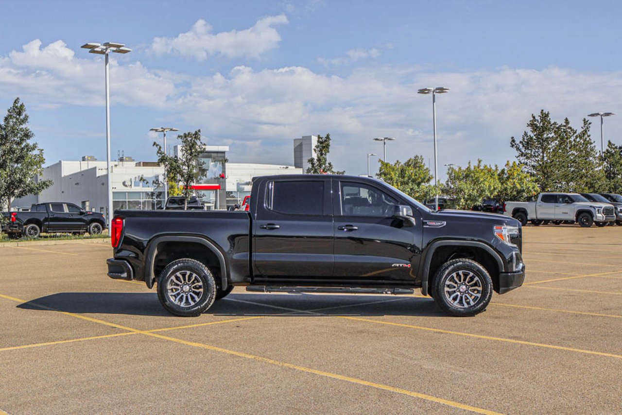 2022 GMC Sierra 1500 Limited 4WD Crew Cab 147 AT4 Black Sherwood Park - photo #9