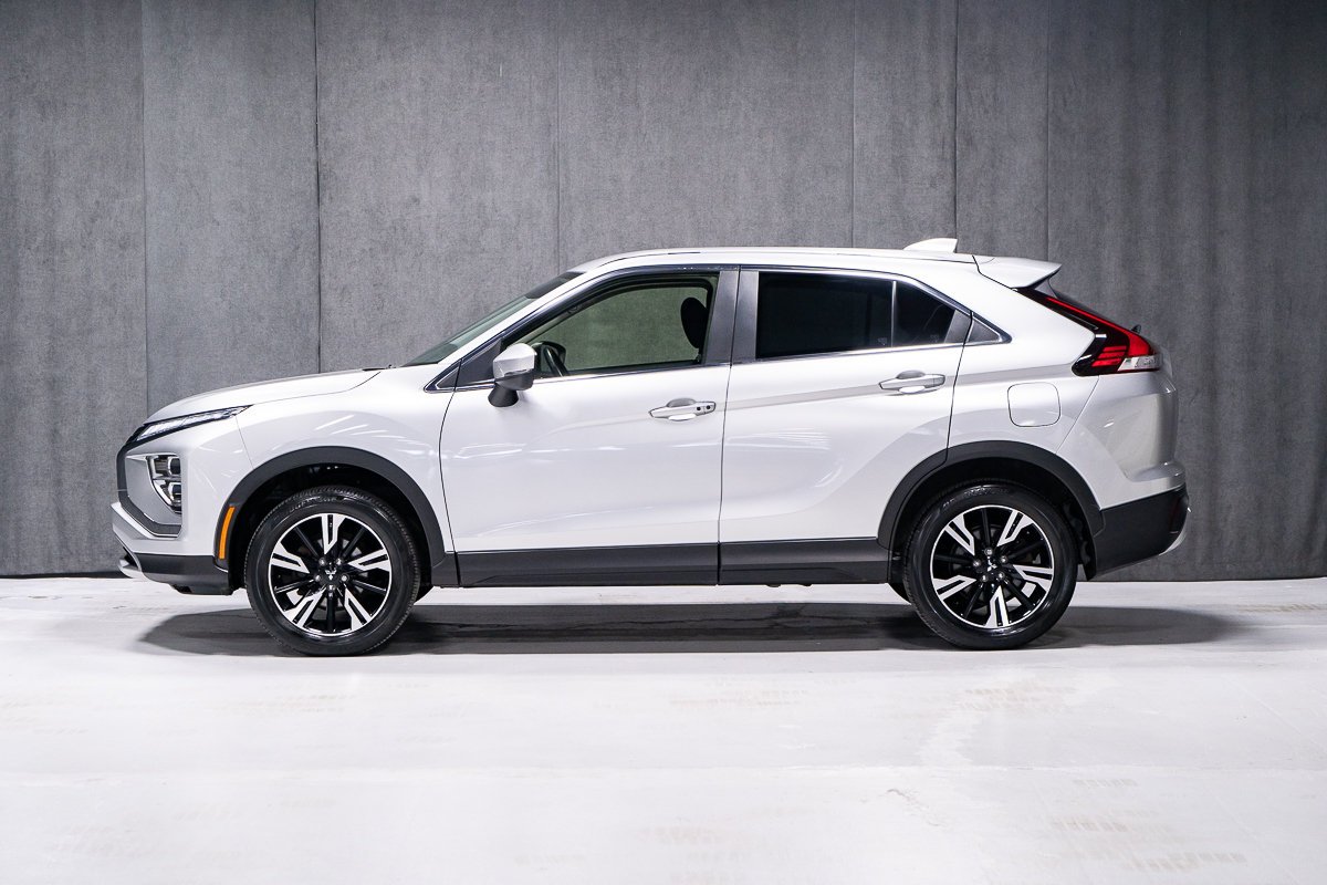 2024 Mitsubishi Eclipse Cross LE S-AWC Silver Montreal - photo #2