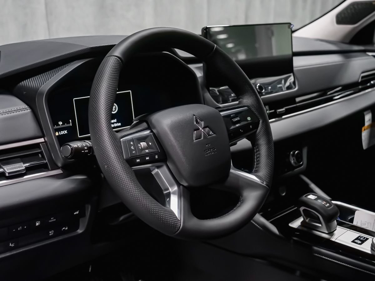 2026 Mitsubishi Outlander Plug-In Hybrid GT Moonstone Grey Premium Finish Montreal - photo #7
