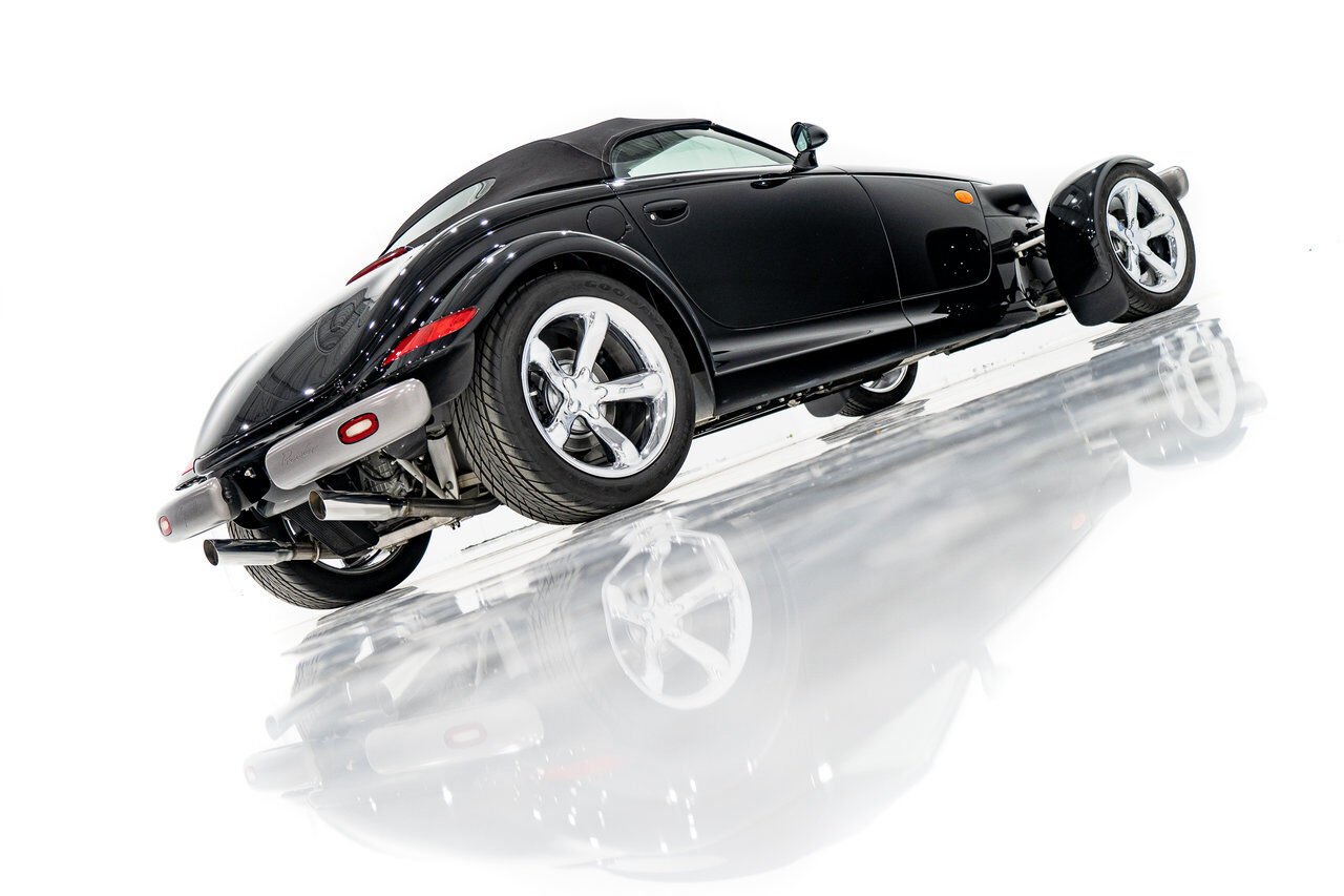 Plymouth Prowler Desirable Black Colour with only 7,611KM (4756mi) from new **PRICE IN USD** 1999 Noir Montréal - photo #62