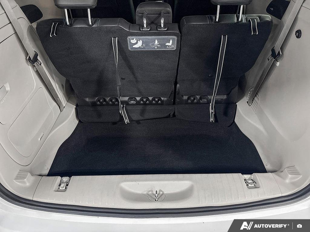 2021 Chrysler Pacifica Hybrid 2601324A | Touring L Plus White Edmonton - photo #9