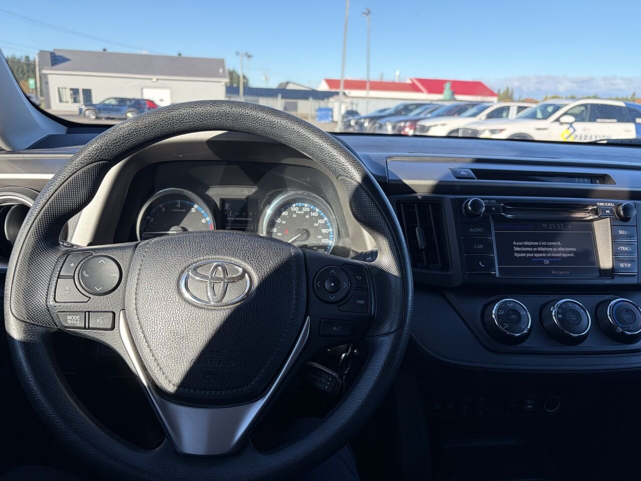 Toyota RAV4 4 portes LE traction avant 2017 Rouge Montmagny - photo #14