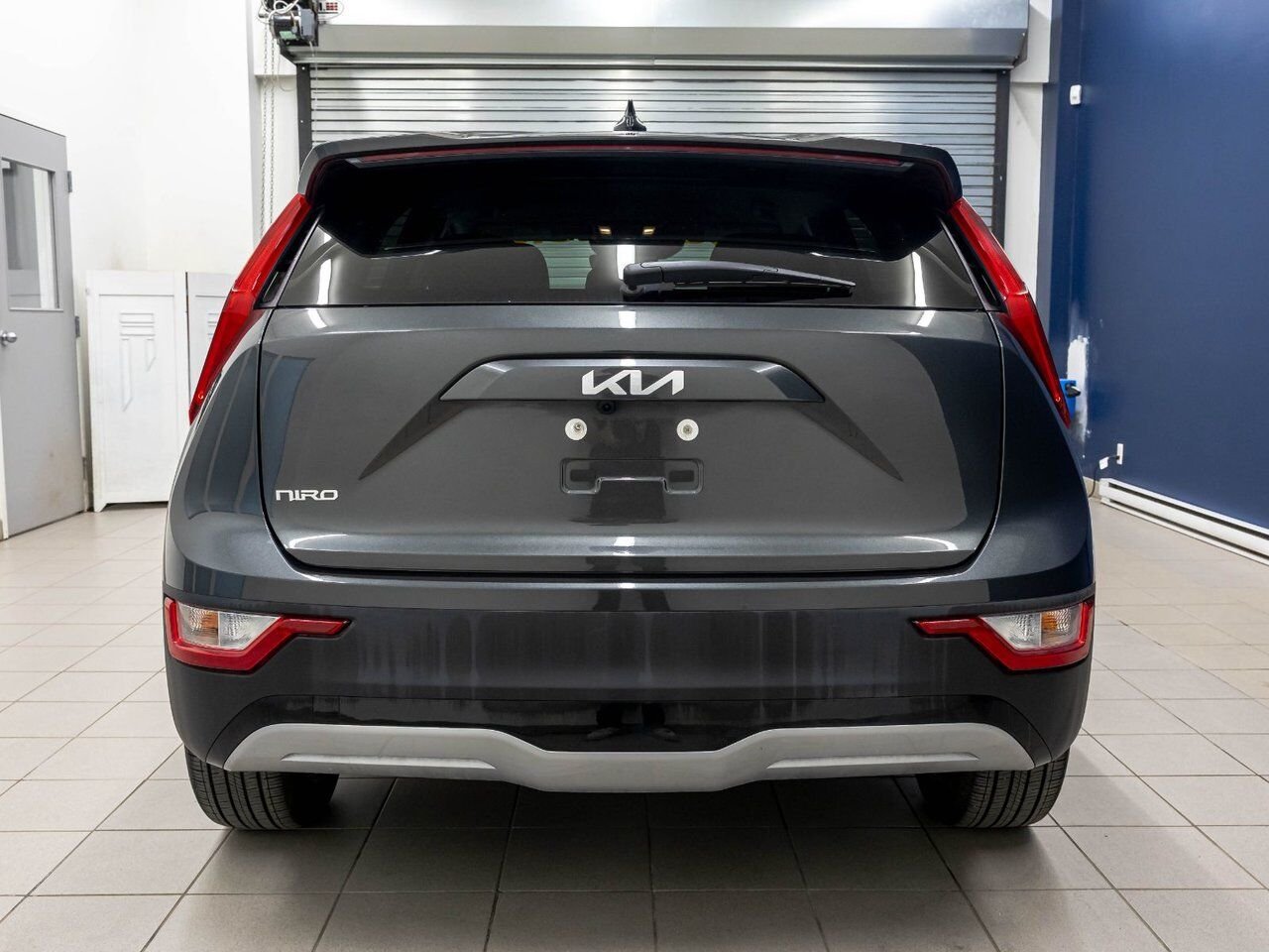 Kia Niro EV WIND *NAV* SIÈGES CHAUFF REG ADAPT ALERTES *BAS KM 2026 Gris Saint-Jérôme - photo #7