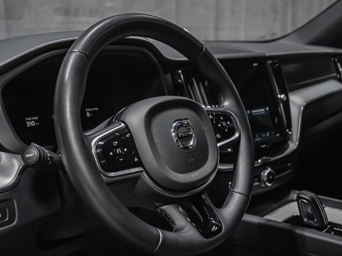 Volvo XC60 Recharge T8 R-DESIGN ADVANCED CLIMAT BOWERS WILKINS 2022 Bleu Montréal - photo #7