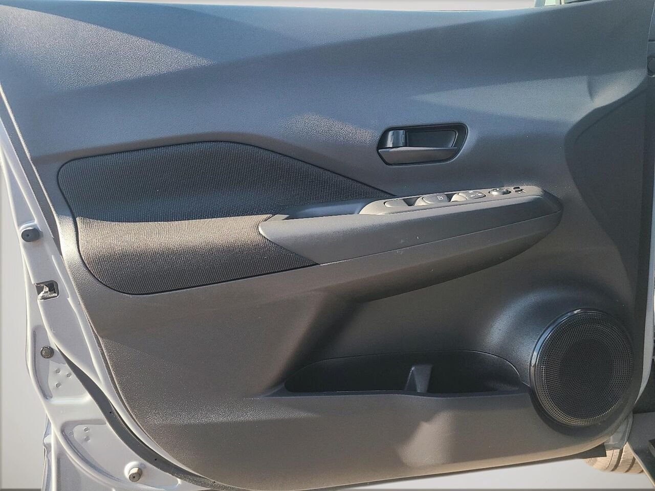 2024 Nissan Kicks s Grey Québec - photo #10