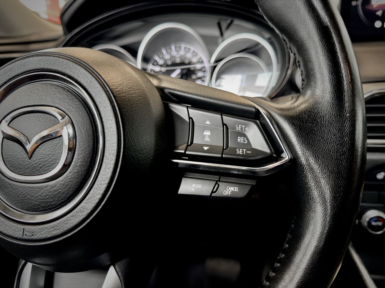 2022 Mazda CX-9 Black Notre-Dame-des-Prairies - photo #25