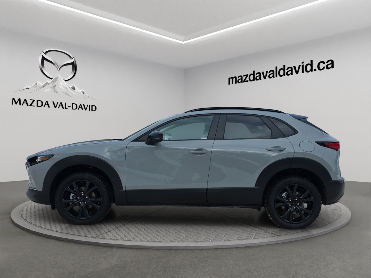 Mazda CX-30 GT turbo, awd, toit ouvrant, Écran 360 degré, Navigation, chargeur sans fil pour cellulaire 2026 Gris aéro métallisé Val-David - photo #2