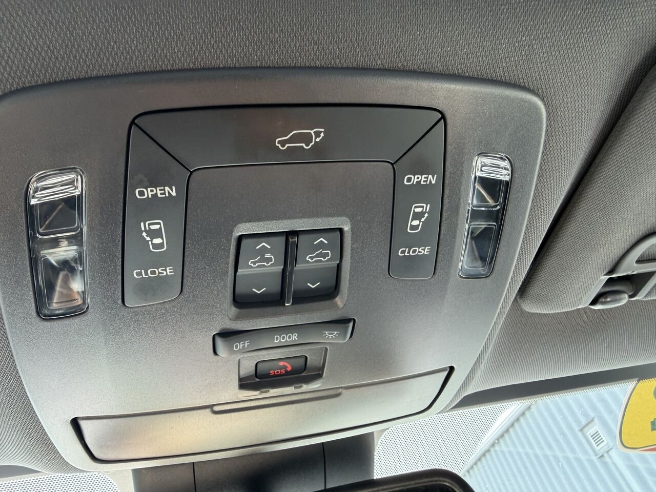 2022 Toyota Sienna Red Thetford Mines - photo #28