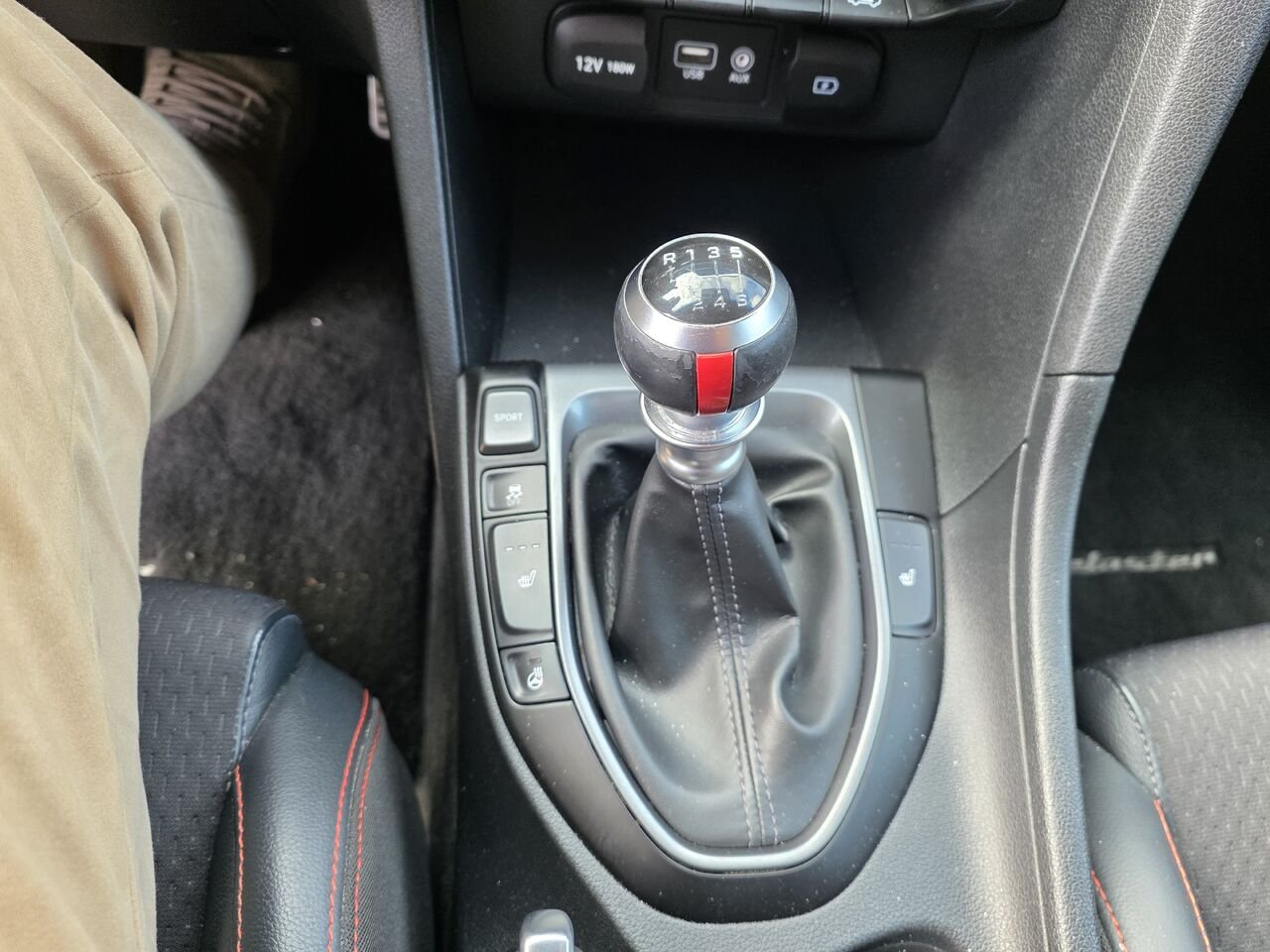 2019 Hyundai Veloster White  - photo #14