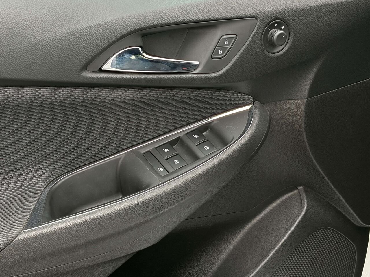 2018 Chevrolet Cruze LT Silver Gatineau - photo #9