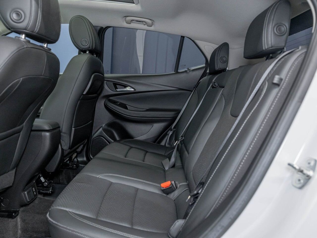 Buick Encore GX ESSENCE AWD *TOIT* SIÈGES CHAUF HAYON ELEC CARPLAY 2022 Blanc Saint-Jérôme - photo #27