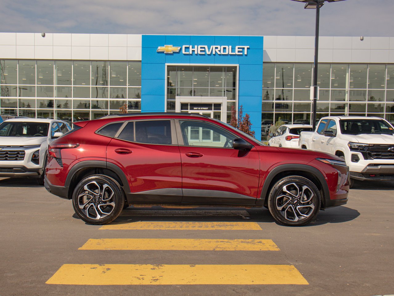 2025 Chevrolet Trax FWD 4dr 2RS Red Sherwood Park - photo #11